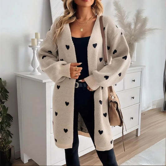 Cardigan Cozy Chic con Cuoricini – Stile e Comfort in un Solo Look